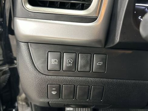 Used 2019 Toyota Highlander SE AWD/4WD image 34