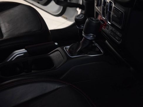 Used 2018 Jeep Wrangler Unlimited Rubicon AWD/4WD image 21