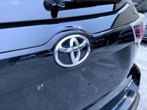 Used 2015 Toyota Highlander LE image 32