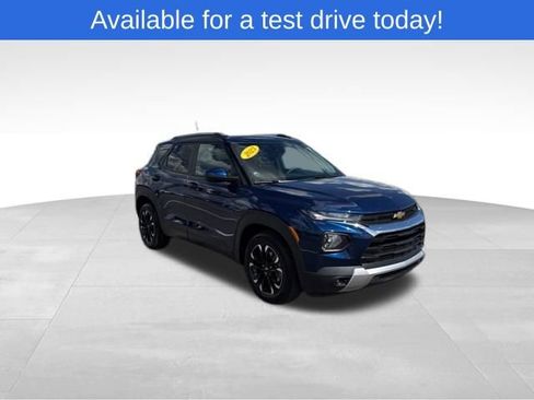 Used 2023 Chevrolet TrailBlazer LT FWD image 3