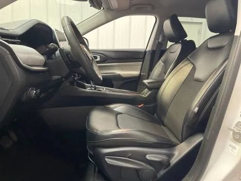 Used 2022 Jeep Compass Latitude AWD/4WD image 10