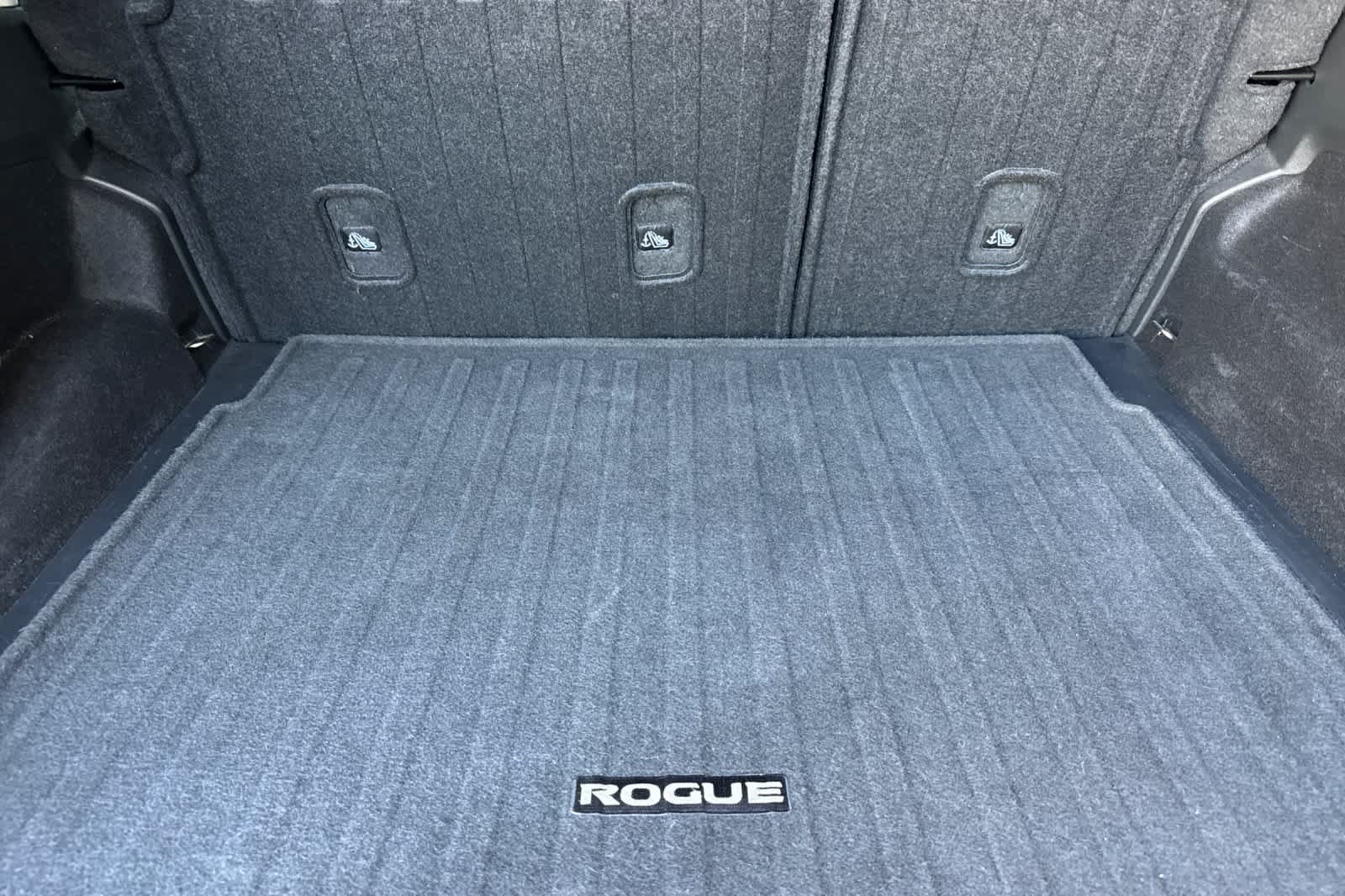 Used 2025 Nissan Rogue SV FWD image 15