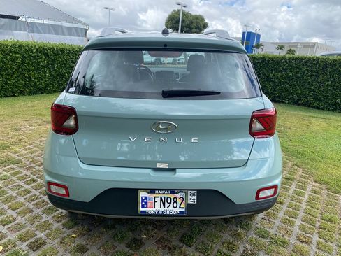 Used 2025 Hyundai Venue Limited FWD image 24