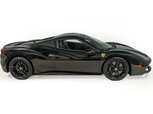 Certified 2018 Ferrari 488 Spider RWD image 10