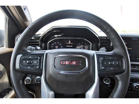 Used 2024 GMC Sierra 1500 SLT w/ SLT Convenience Package AWD/4WD image 17
