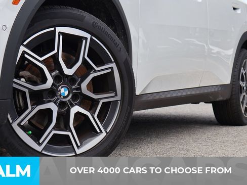 Used 2025 BMW X2 xDrive28i AWD/4WD image 2