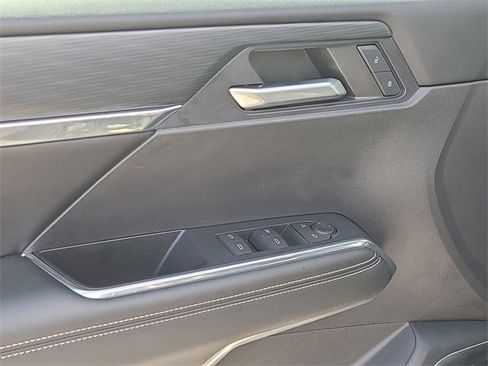 Used 2024 GMC Acadia Elevation image 22