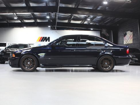 Used 2002 BMW M5 RWD image 3