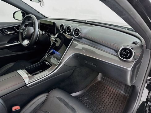 Used 2025 Mercedes-Benz C 43 AMG 4MATIC Sedan image 31