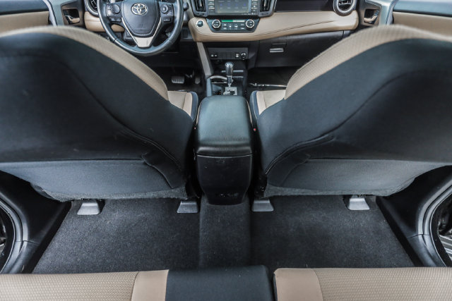 Used 2017 Toyota RAV4 XLE AWD/4WD image 44