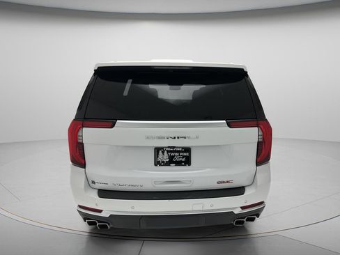 Used 2025 GMC Yukon Denali AWD/4WD image 5