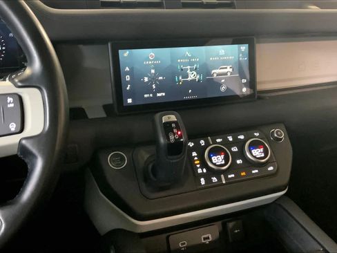Used 2021 Land Rover Defender 110 image 6
