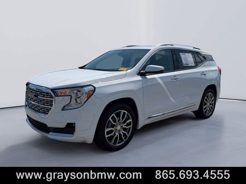 Used 2023 GMC Terrain Denali w/ Denali Premium Package AWD/4WD image 7
