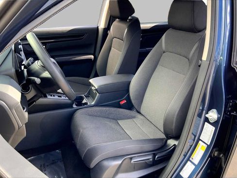 Used 2025 Honda CR-V LX image 8