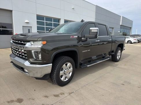 Used 2022 Chevrolet Silverado 2500 LTZ AWD/4WD image 3