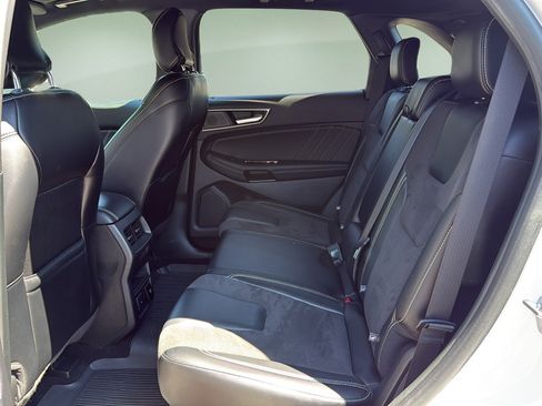 Used 2019 Ford Edge ST w/ Equipment Group 401A AWD/4WD image 15