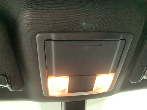 Used 2019 Ford Explorer XLT w/ Equipment Group 202A FWD image 27