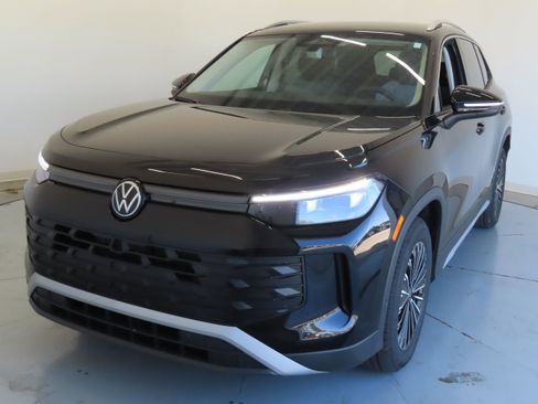 New 2026 Volkswagen Tiguan S image 9