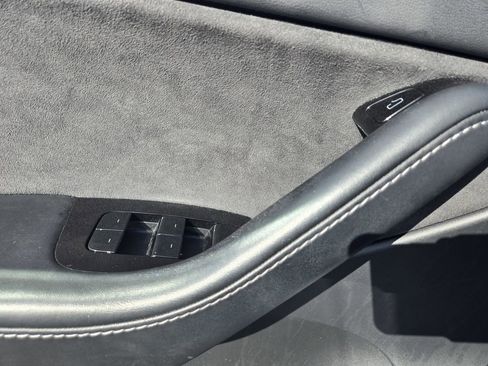 Used 2020 Tesla Model Y Long Range AWD/4WD image 16