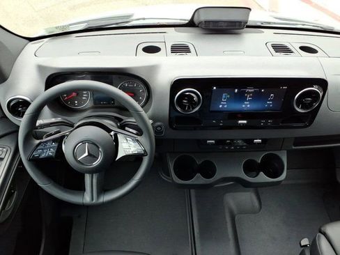 New 2025 Mercedes-Benz Sprinter 2500 image 4
