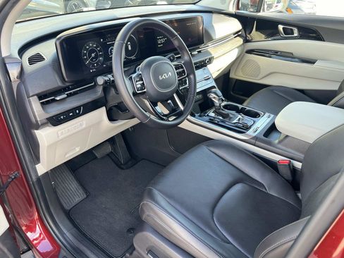 Used 2024 Kia Carnival SX image 5