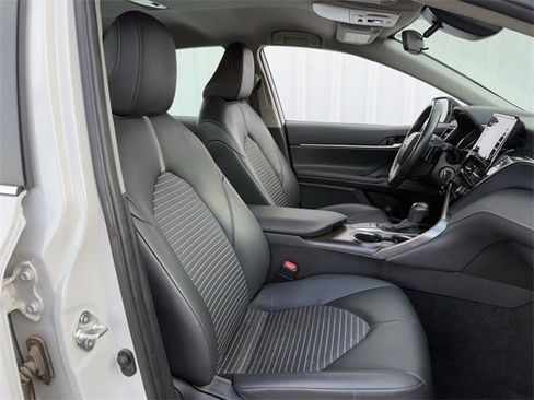 Used 2024 Toyota Camry SE image 27