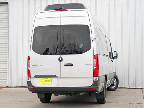 Used 2024 Mercedes-Benz Sprinter 2500 image 5