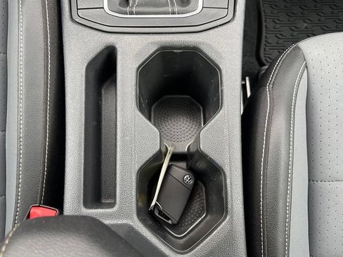 Used 2025 Volkswagen Jetta SE w/ Sunroof Package FWD image 15