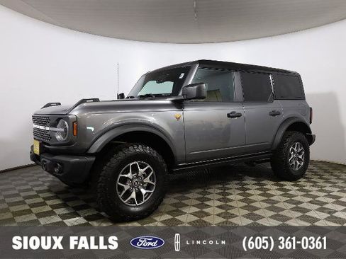 Certified 2025 Ford Bronco Badlands AWD/4WD image 1