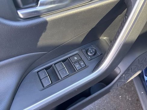 Used 2022 Toyota RAV4 XLE Premium image 40