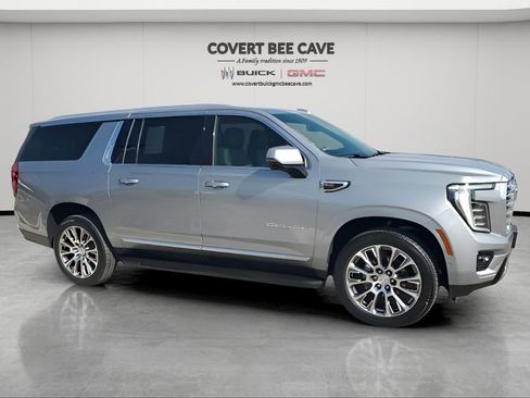 Certified 2025 GMC Yukon XL Denali image 12