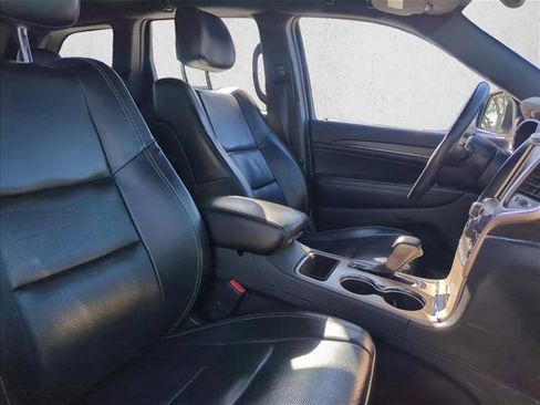 Used 2017 Jeep Grand Cherokee Limited w/ Luxury Group II image 24