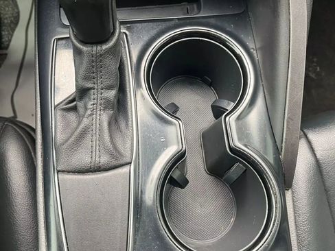 Used 2020 Toyota Camry SE image 15