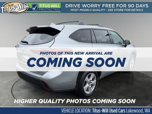 Used 2021 Toyota Highlander L AWD/4WD image 4
