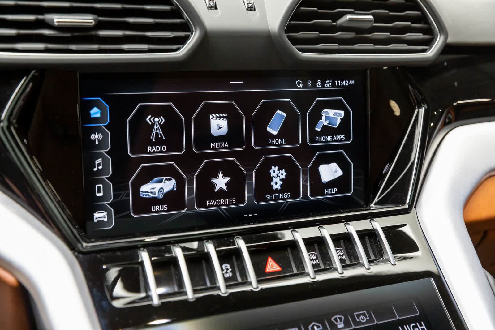 Used 2022 Lamborghini Urus AWD/4WD image 41