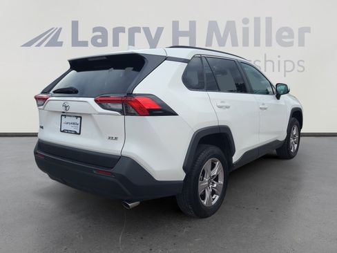 Used 2023 Toyota RAV4 XLE FWD image 5