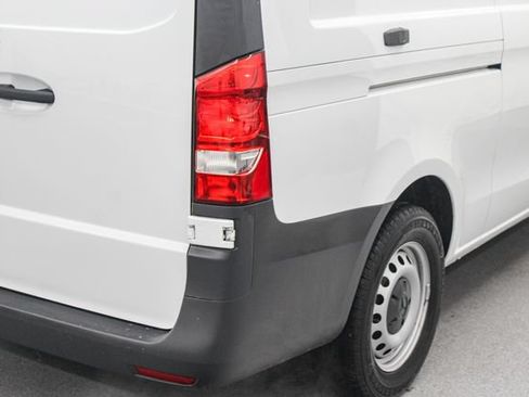 Used 2023 Mercedes-Benz Metris image 11