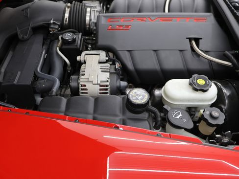 Used 2009 Chevrolet Corvette Coupe w/ Preferred Equipment Group RWD image 16