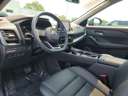 Certified 2023 Nissan Rogue SV w/ SV Premium B Package AWD/4WD image 19