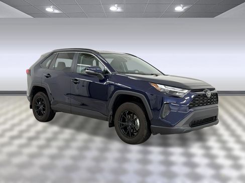 Used 2025 Toyota RAV4 XLE w/ Convenience Package FWD image 7