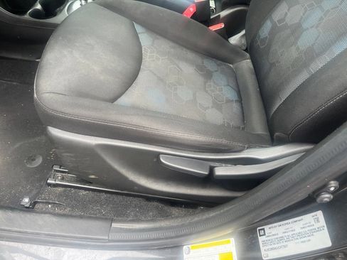 Used 2018 Chevrolet Spark LT FWD image 13