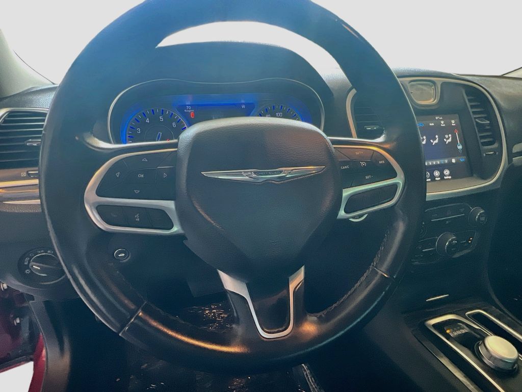 Used 2020 Chrysler 300 Touring RWD image 11
