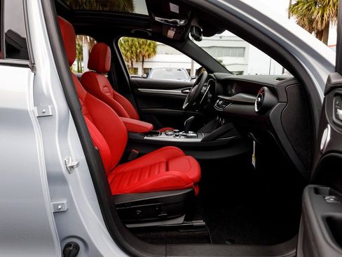 New 2025 Alfa Romeo Stelvio Sprint image 36