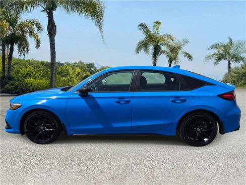 Used 2023 Honda Civic Sport image 2