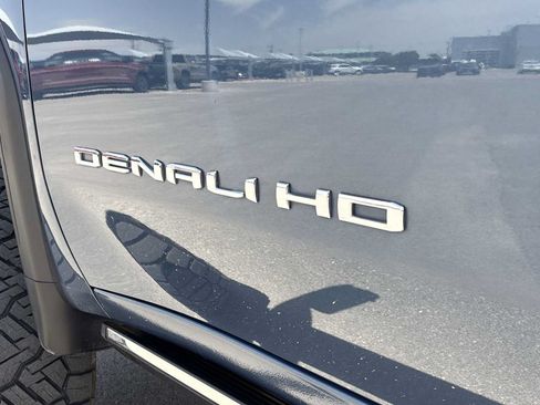 Used 2025 GMC Sierra 2500 Denali Ultimate AWD/4WD image 11