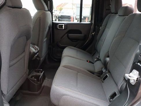 New 2025 Jeep Gladiator Sport image 37