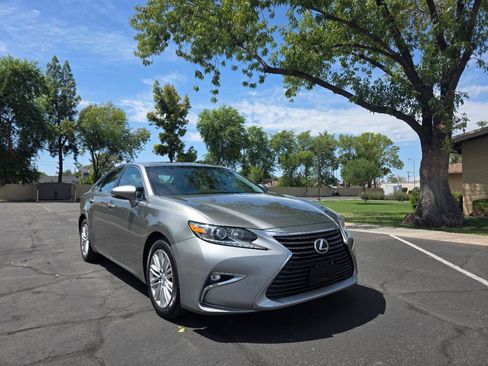 Used 2016 Lexus ES 350 w/ Accessory Package FWD image 1