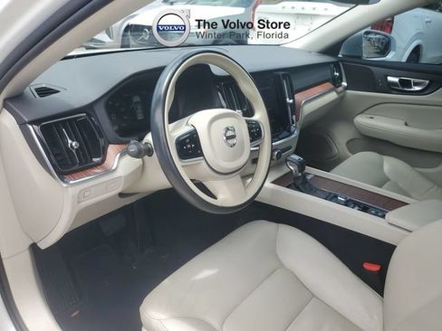 Used 2021 Volvo S60 T5 Momentum FWD image 14