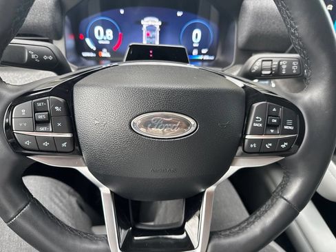 Used 2025 Ford Explorer Platinum w/ Ultimate Package RWD image 6