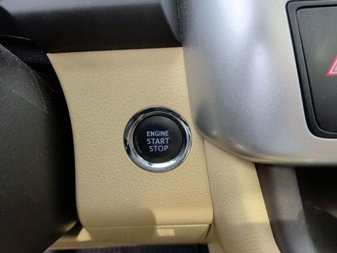 Used 2019 Toyota Highlander Limited Platinum image 26